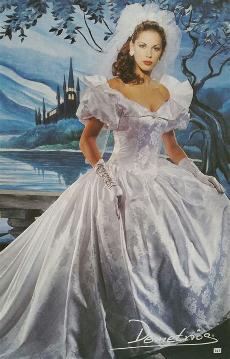 Vero moda setzt seit 1987 neue akzente in der damenmode. Demetrios 1990/1991 Jaquard Satin dress | Wedding dresses ...