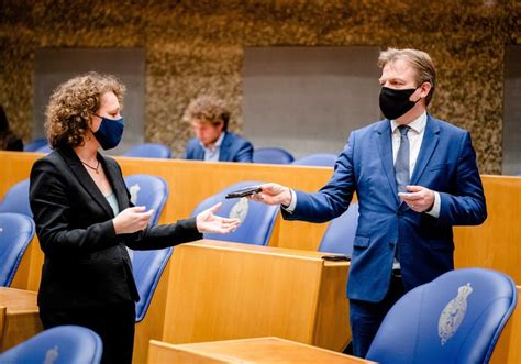 Ze vechten al weken voor de gedupeerde ouders die geleden hebben als gevolg van de toeslagenaffaire bij de belastingdienst. Kamer nog lang niet klaar met toeslagenaffaire: nóg een ...