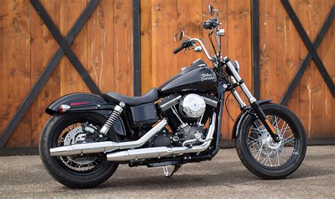 And that's one of the few first impressions of the bike that holds true over time. 2015 Harley-Davidson Dyna Street Bob Shows Up - autoevolution