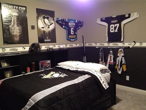 We have put together a collection of 10 of our favorite boys hockey themed bedroom ideas to inspire you. Pin by Kelly Schraufnagel on MY house! | Boys hockey ...
