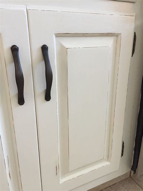 Painting kitchen cabinets is a question i am often asked about chalk paint®, so here is how to do it: Painting Kitchen Cabinets With Chalk Paint - The Kelly ...