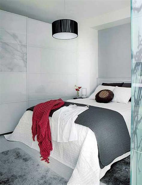 Small rooms are often found in small apartments and modest homes. Small Apartment Bedroom Designs Ideas | InteriorHolic.com