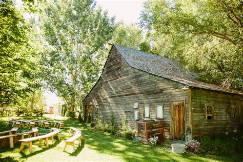 The best barn wedding venues in the united states. Green Barn Gardens Wedding Utah - Anastasia Strate Photography