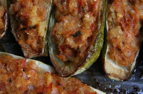 Zucchini end rot is caused from a lack of consistent watering, low calcium levels and inadeqate squash pollination. Simple Stuffed Zucchini Recipe | mostly foodstuffs