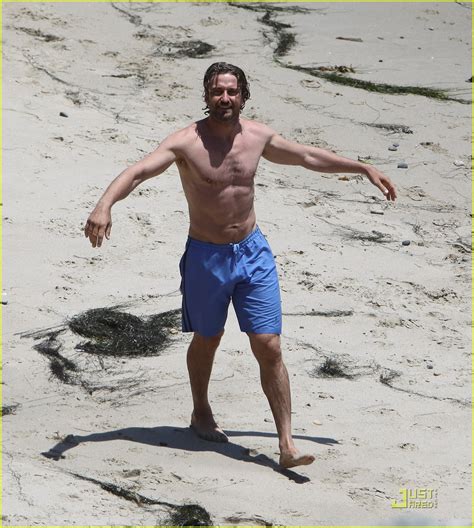 Gerard Butler Bares His Slim Body For Us Naked Male Celebrities