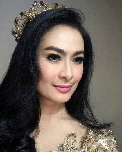 Cantik Cantik Berkumis Ini 6 Artis Wanita Indonesia Yang Punya Kumis Tipis
