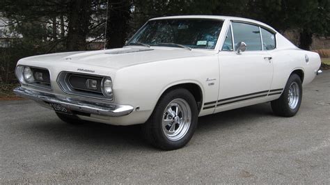 Iste godine barracuda kreće i da se takmiči u auto sportu, a plymouth proizvodi 75 primeraka sa čuvenim hemi motorom od 426 kubnih inča (7,0 litara) i 425 ks. My Classic Car: Jeff's 1968 Plymouth Barracuda ...