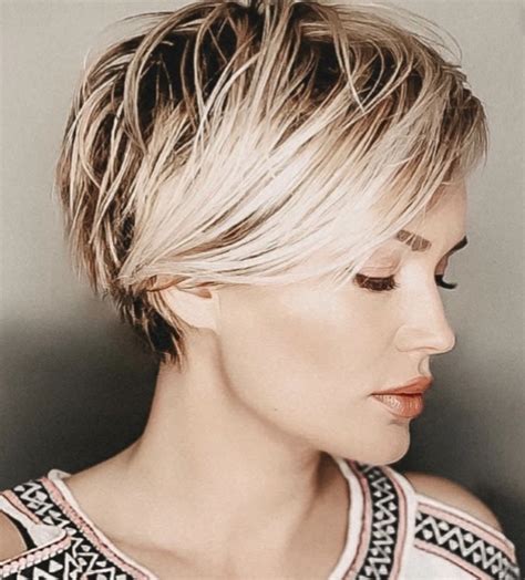 Coupe Cheveux Courts Visage Rond - Noella Blog
