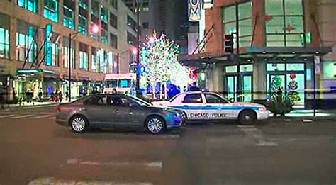 1 Dead 1 Critical In Double Shooting At Nordstrom Store In Chicago Ktla