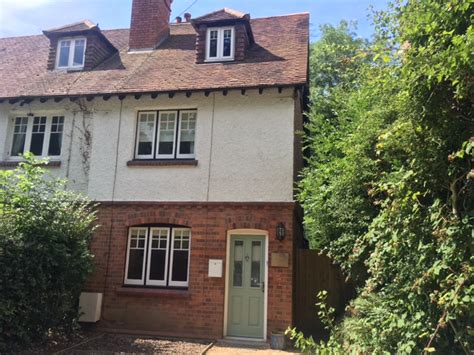 Jackson Stops 3 Bedroom Property To Let In Bluehouse Lane Oxted Surrey Rh8 £1700 Pcm