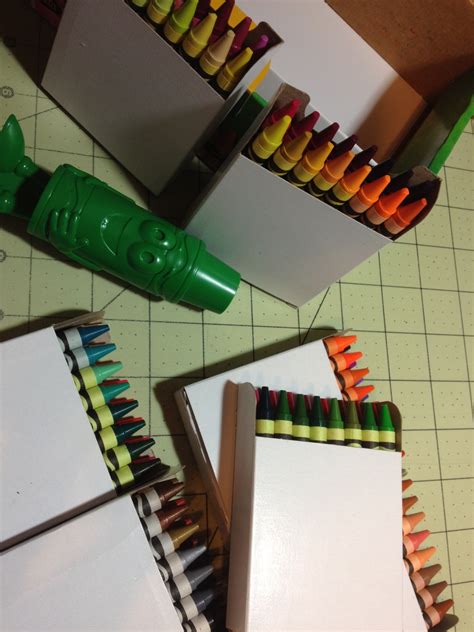 Review - Crayola Crayons (120 Crayon Box Part 2 - Purples ...