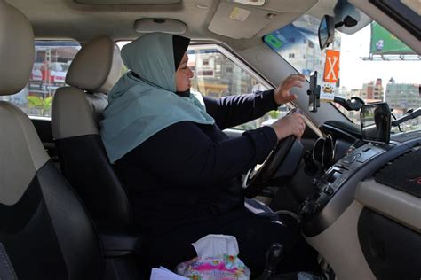 Female Taxi Driver Starts Small Taxi Office To Deliver Women Only In Gaza Strip Xinhua