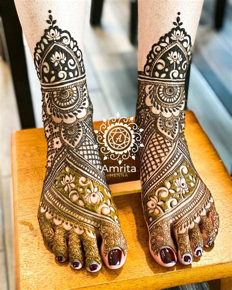 Heavy And Intricate Traditional Bridal Mehndi Designs For Legs K4 Fashion