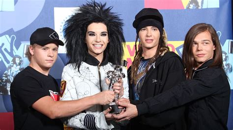 Tokio hotel is a german rock band, founded in 2001 by singer bill kaulitz, guitarist tom kaulitz, drummer gustav schäfer, and bassist georg listing. Tokio Hotel Remember Their 'Overwhelming' VMA Win Over ...