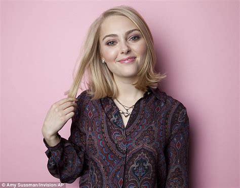 Annasophia Robb Steps Out In New York Just Hours Before Her Sex And The