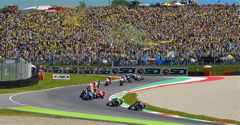 Il programma del weekend si apre alle ore 8.55 di venerdì con le tre classi in pista per le prime sessioni di prove libere. MotoGP Italia 2018: info, programma, orari e diretta TV ...