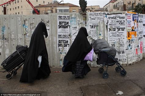 Insight Into The Rituals Performed By Orthodox Jews Daily Mail Online