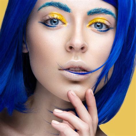 Beautiful Girl Bright Blue Wig Style Cosplay Creative Makeup Beauty