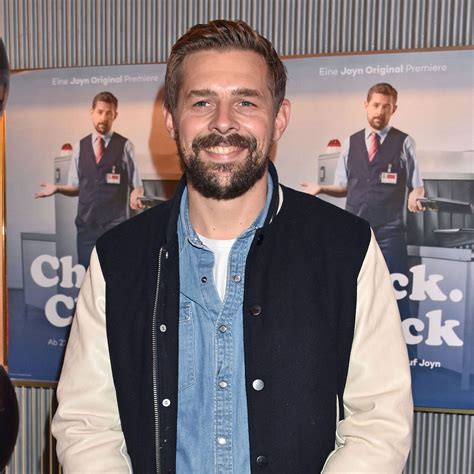 After he won a casting, he started his career as tv host in viva live!, retro charts, and klaas' wochenshow. DAS ist die Freundin von Klaas Heufer-Umlauf | COSMOPOLITAN