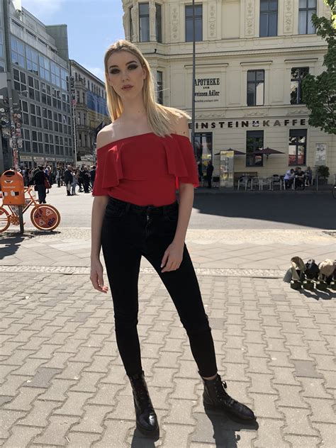 Tw Pornstars Anny Aurora Twitter Love The Look 👀 741 Pm 7 May 2018
