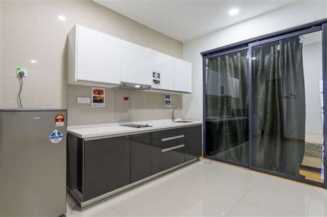 Rumah berhampiran dgn lrt bangsar.sgt strategik.harga pun can cod at lrt kerinchi/mrt kwasa sentral/bangsar south/denai alam!! Bangsar South KL Gateway Mall & University LRT Station ...