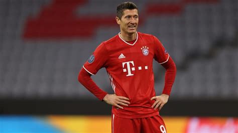 Discover everything you want to know about robert lewandowski: FC Bayern: Robert Lewandowski stellt Strafanzeige gegen Ex ...