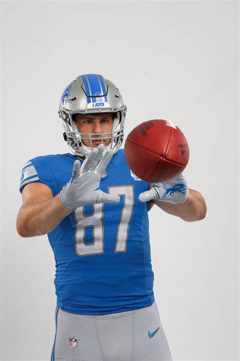 Regina Jackson Buzz: Sam Laporta Twitter