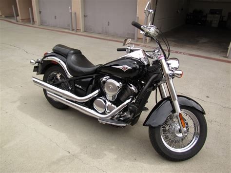 Graceful flowing lines, clean looks and robust engine combine to give the vulcan 900 classic an appeal that will charm a wide variety of. 2009 Kawasaki Vulcan 900 Classic: pics, specs and ...