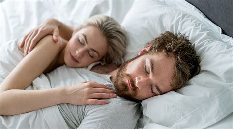 4 Key Differences Between How Men And Women Sleep