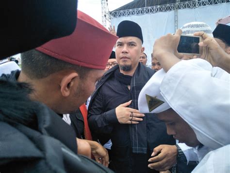 Fadli zon pintar dan fahri cerdik. Bersama Ahmad Dhani, Fadli Zon dan Fahri Hamzah Tinggalkan ...
