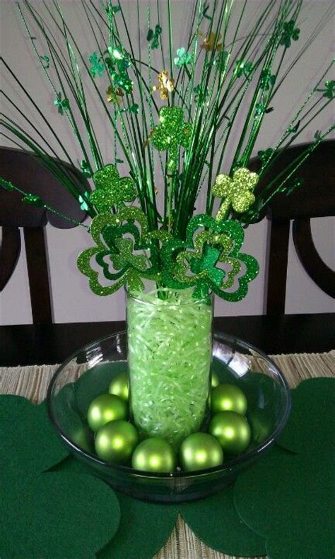 I totally love those cute shamrock dinner plates! St. Patrick's Day Table Decor Insipirations | Home Is ...