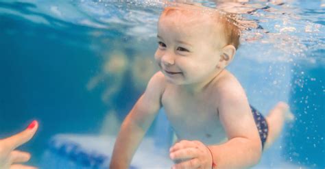 Meist beginnen die blähungen, wenn das baby etwa 2 bis 3 wochen alt ist, vorwiegend am nachmittag. Babyschwimmen ab wann? | Eltern-Kind Alltag