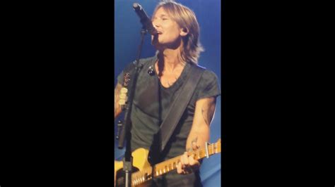 Keith Urban Somewhere In My Car Quebec City YouTube