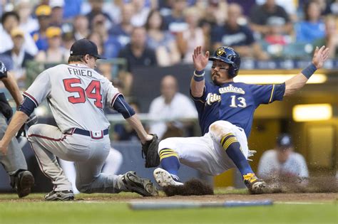 Brewers Play Heads Up Baseball In 7 2 Win Over Braves