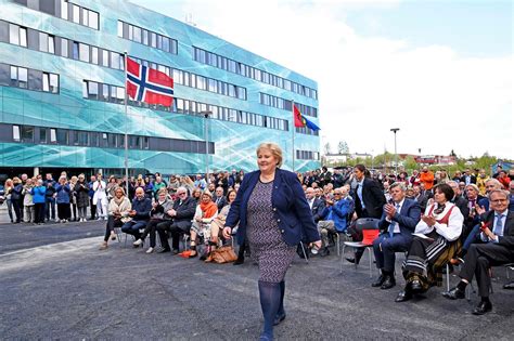 Statsminister Erna Solberg åpnet Nytt Pet Senter I Tromsø Farmatid
