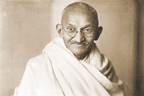 Life Lessons from the Greats: Mahatma Gandhi - RobinAge