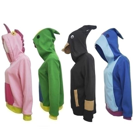 צעירות ונהנות שתי בנות צעירות מתפנק. קפוצ'ון בסגנון כוכבי BRAWL STARS | MyCart