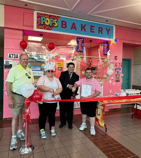 Pops Bakery and Ice Cream Celebrates Grand Opening with Ribbon Cutting