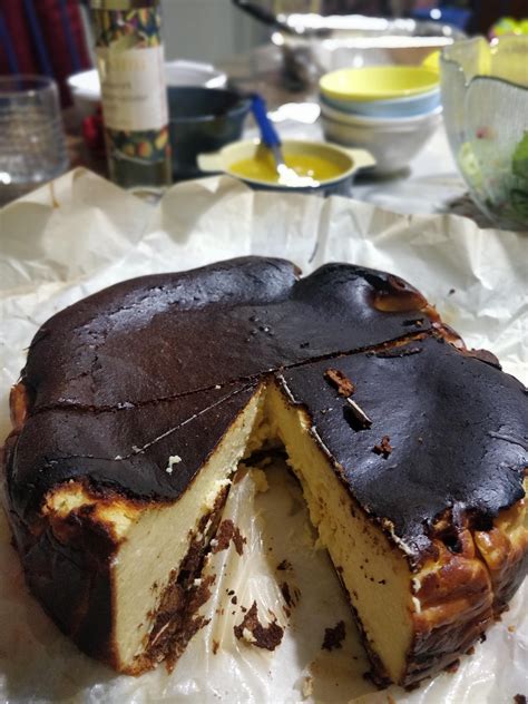 Sekarang nie tengah viral tentang kek burnt cheesecake nie kan. Homemade Burnt Basque Cheesecake : food