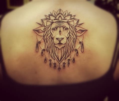 tattoo,-löwentattoo,-tattoo-rücken-frauen,-mandala-löwen-tattoo,-08-15-tattoo-krefeld-tattoo