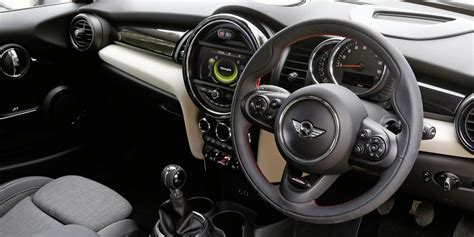Mini 3 Door Hatch 2014 2017 Interior And Infotainment Carwow