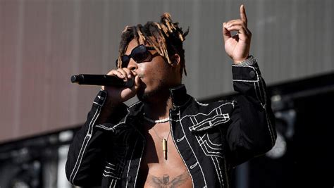 Juice Wrld Laid To Rest In Private Illinois Funeral Iheartradio