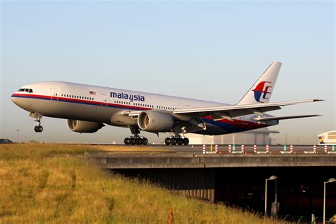 Malaysia airlines flight 370 was a boeing 777 flight that disappeared with all 239 passengers on march 8, 2014, en route to beijing from kuala lumpur. Biggest Loss Malaysia Airlines in Two Years - AERONEF.NET