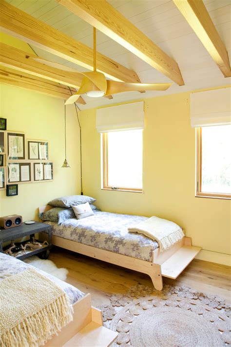 Explore news articles, area guides and interior design trends. 20+ Yellow Bedroom Designs, Decorating Ideas | Design ...