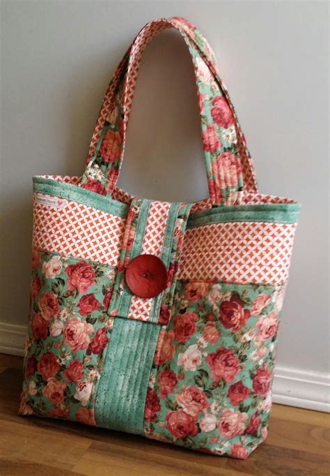 Who Wouldnt Look Good With This Gorgeous Tote Easy To Make Roomy And