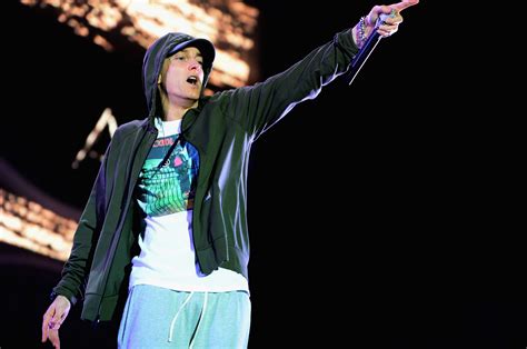 Eminem — слушать песни онлайн. Guess Who's Back? Eminem Set for U.K.'s Reading and Leeds ...