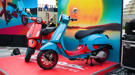 Vespa Shows Off New Color Vibe Series For Primavera Scooters