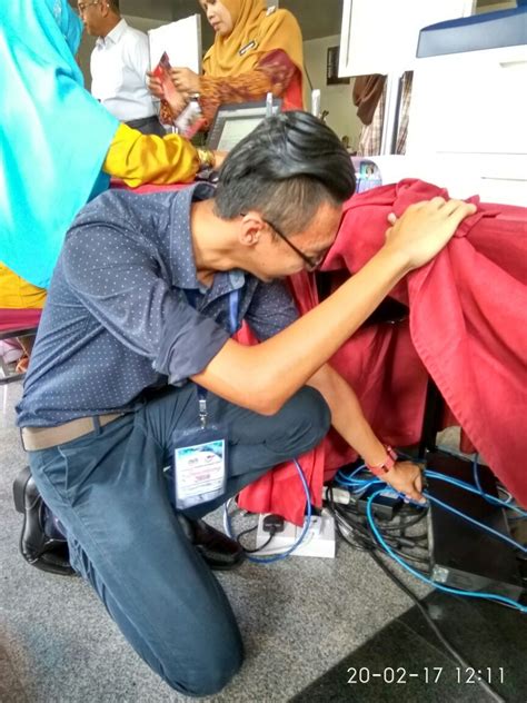 Setiap pelajar politeknik yang menjalani latihan industri dikehendaki menyediakan satu laporan akhir latihan industri setelah tamat menjalani latihan. LAPORAN AKHIR LATIHAN INDUSTRI : MINGGU 13 - MINGGU 14