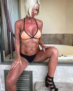 Fit Tanned Sexy Cougar Gilf 15 Pics Xhamster