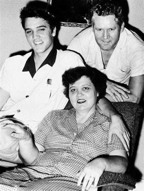 Elvis With His Mom And Dad They Felt They Had A Perfect Family Nucleus So Happy Together